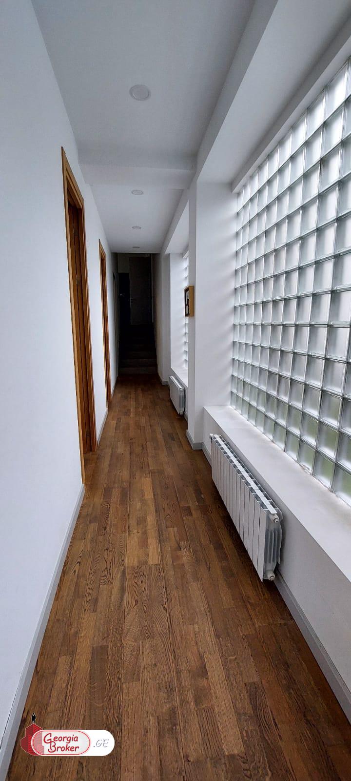 nearly repaired 5-room house for sale
